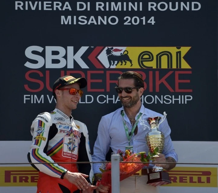 Supersport Misano 2014, Castiglioni celebra il trionfo di MV Agusta: 