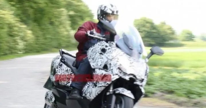 Prima foto spia per il nuovo Scooter BMW