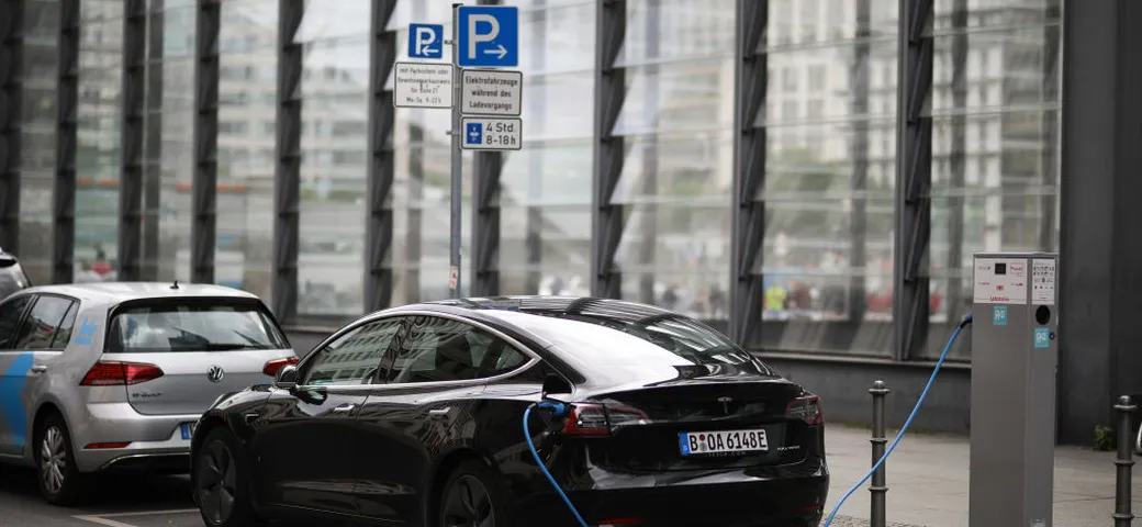 Il 94% dei tedeschi si rifiuta di comprare una Tesla: crollo dell'immagine