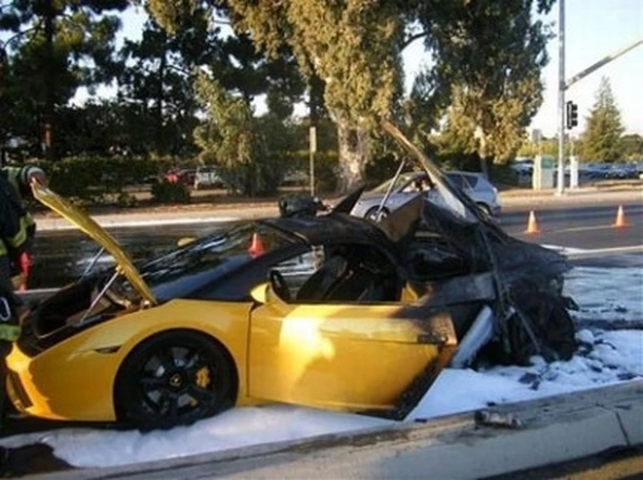 Lamborghini in fiamme