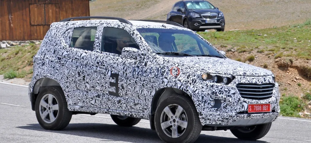 Chevrolet Niva: foto spia su strada