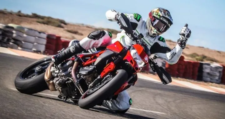 Ducati: Ruben Xaus torna a fare numeri sulla Hypermotard 950 [Video]