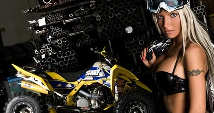 Sexy Bikers: ... in sexy Quad