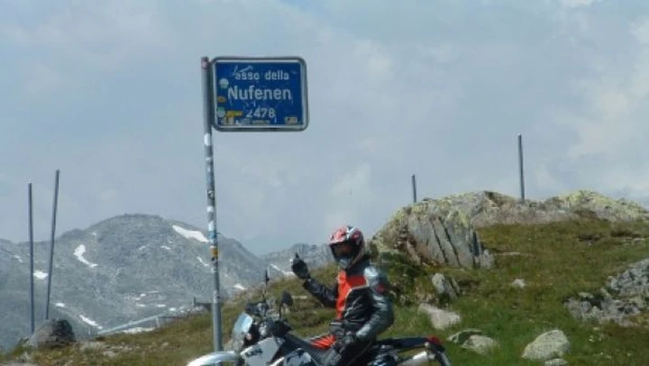 Foto del giorno: Passo della Nufenen, 700 km in un solo giorno