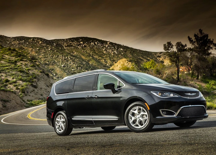 Chrysler Pacifica Hybrid 2018: in vendita anche in Italia