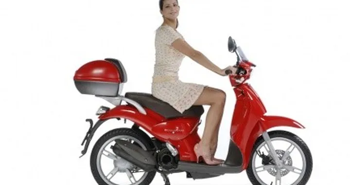 Aprilia: nuovi Scarabeo 50 e 100cc