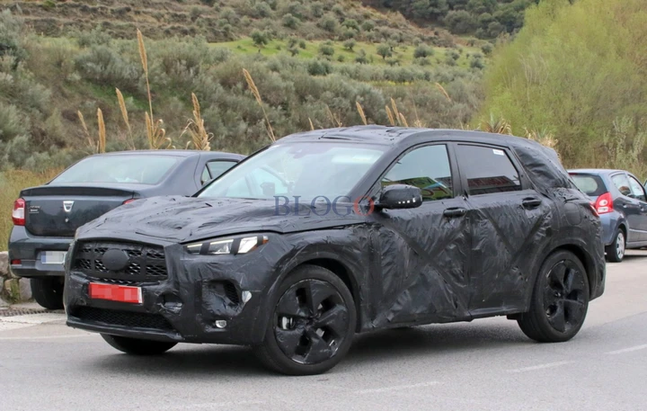 Infiniti QX50 2018: foto spia del nuovo SUV