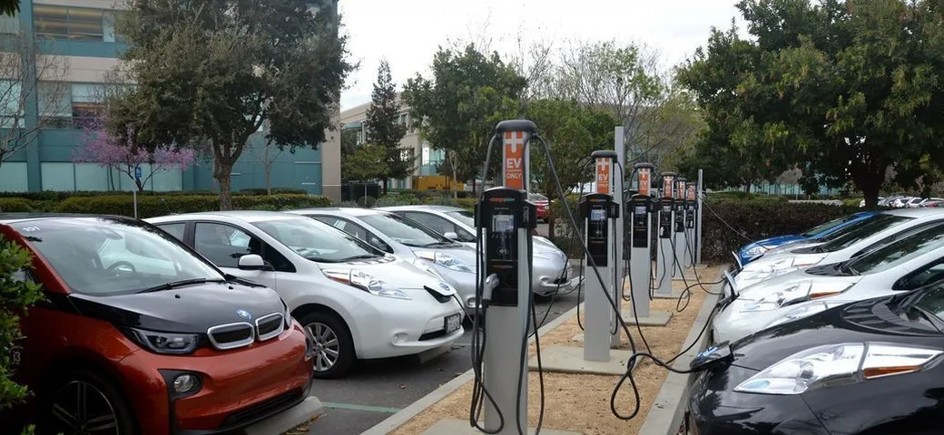 Cop26: perché lo stop ai motori termici entro il 2040 non convince tutti i costruttori