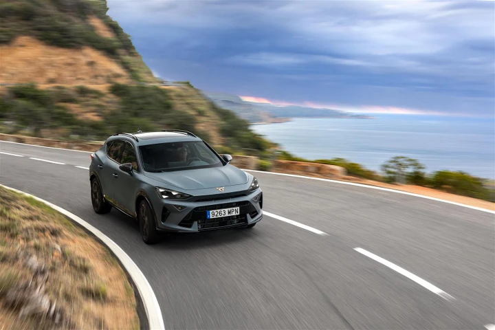 Nuova Cupra Formentor: a listino il nuovo motore 2.0 TSI 265 CV