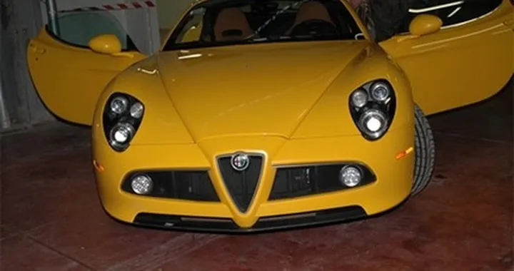 Alfa Romeo 8C Competizione: una delle 10 in giallo