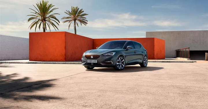 Seat Leon MY25: motorizzazioni potenziate e tecnologia avanzata