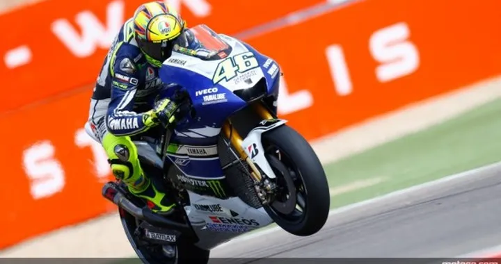 MotoGP Aragon 2013: Rossi al comando. Marquez, Pedrosa e Lorenzo rimangono nei box.