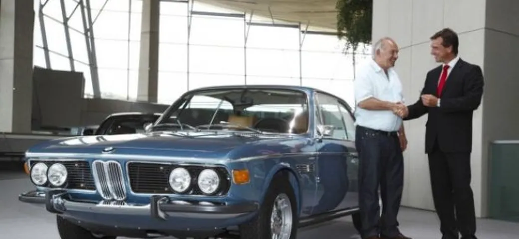 BMW: il Classic Center completa il restauro di una 3.0 CSi