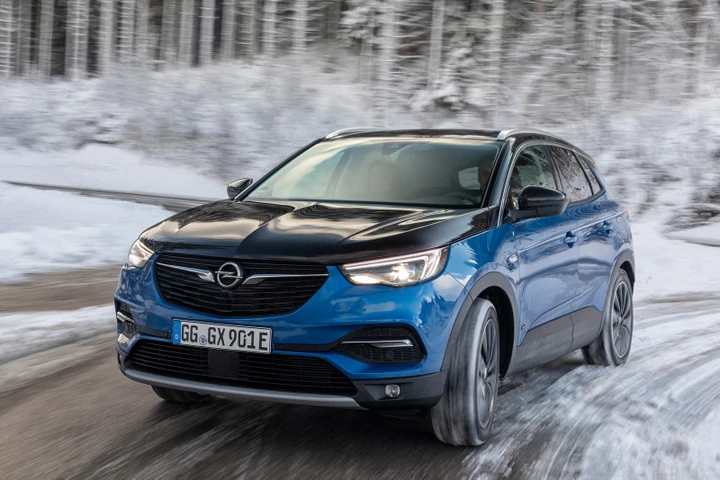 Opel Grandland X: la nuova gamma Model Year 2021
