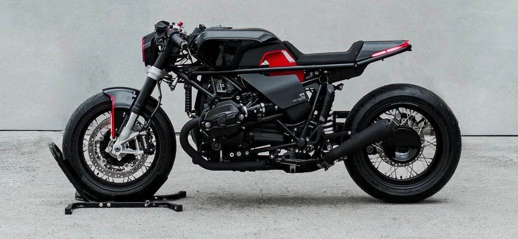 Hookie Co. Cobra: la BMW R nineT si arrabbia