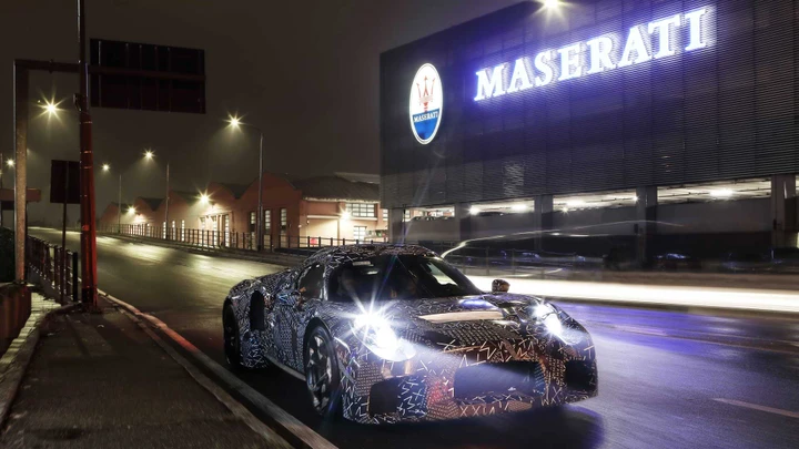 Maserati MMXX: la nuova supercar immortalata a Modena