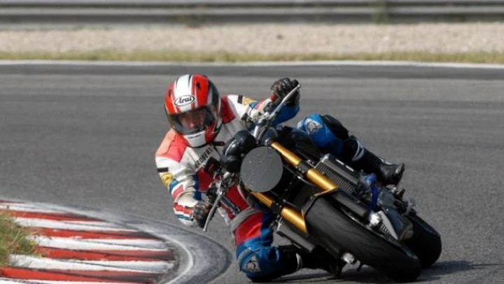 Scatto in Corsa: Ducati Monster S4RS a Magione