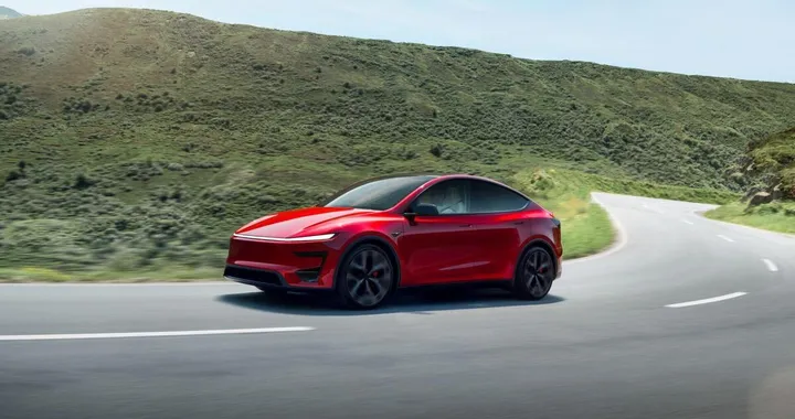 Tesla Model Y Performance, più potenza e tecnologia: i prezzi