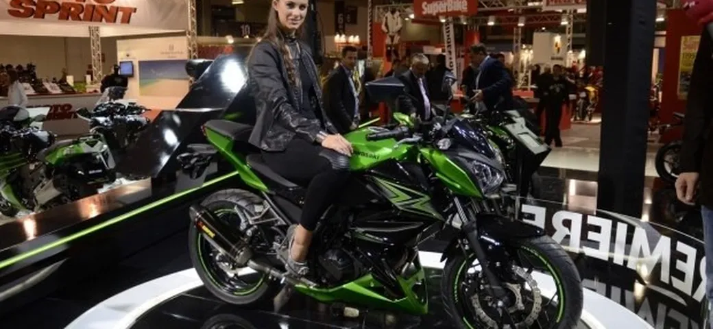Kawasaki Z300 2015: nuove immagini, video e dettagli della piccola 'Z'