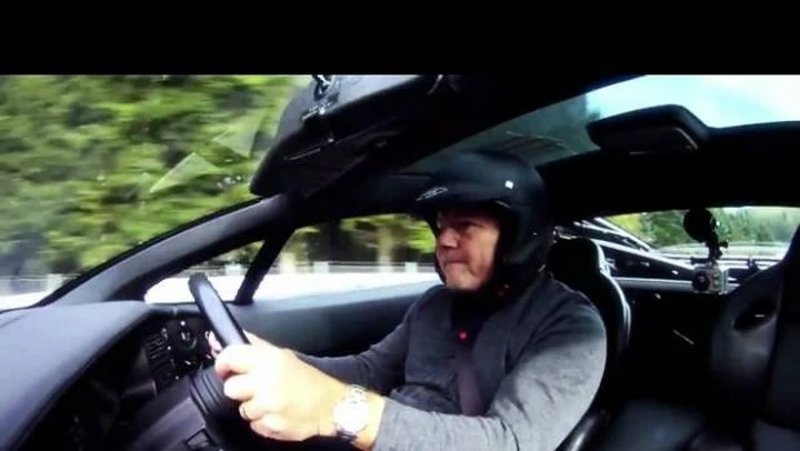 Video: Jaguar XKR-S e XJ220 al Nurburgring
