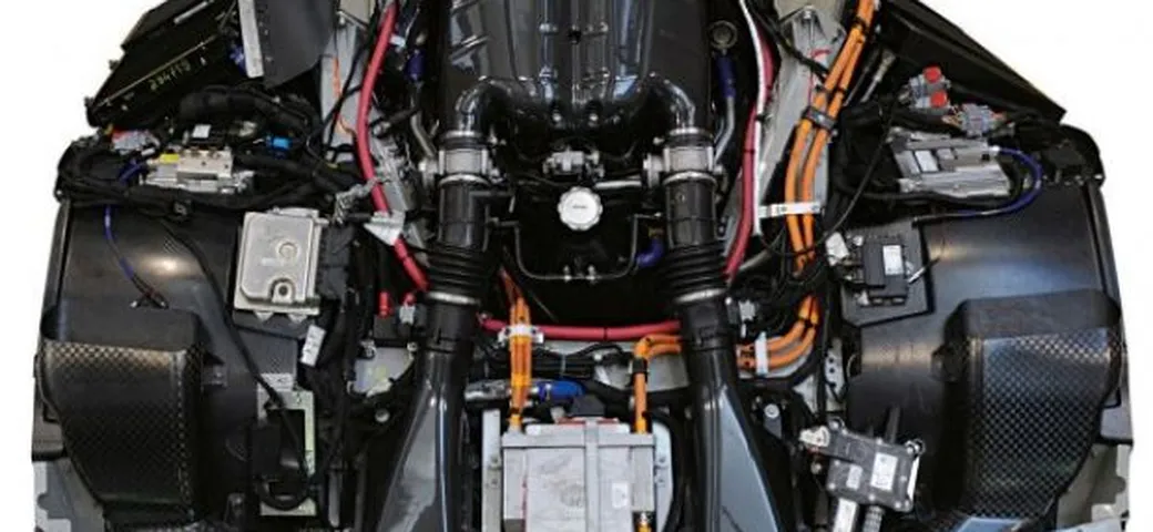Ferrari F70: prime foto ufficiali per il motore della nuova Enzo