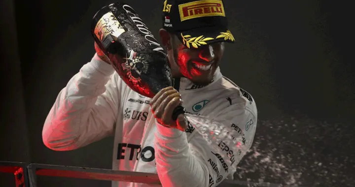 Gp Singapore F1 2017: Ferrari fuori al primo giro, tutto facile per Hamilton