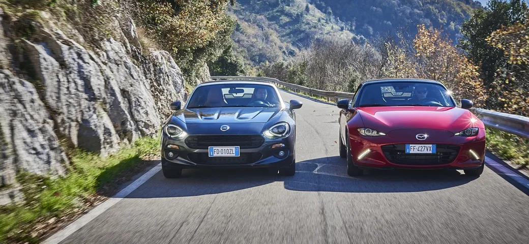 Mazda MX-5 vs Fiat 124 Spider: la prova comparativa [Video]