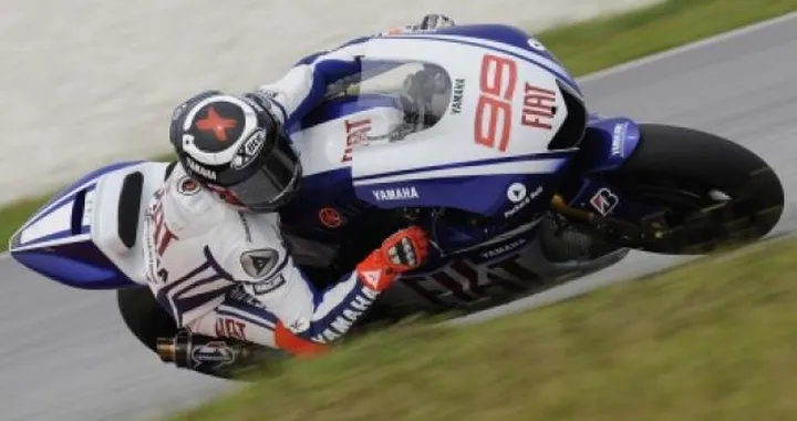 MotoGP a Sepang: Rossi c'è, Lorenzo fa fatica