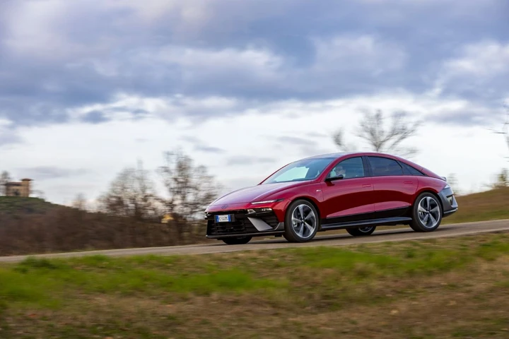 Hyundai IONIQ 6 N Line: il nuovo volto sportivo dell’elettrico premium