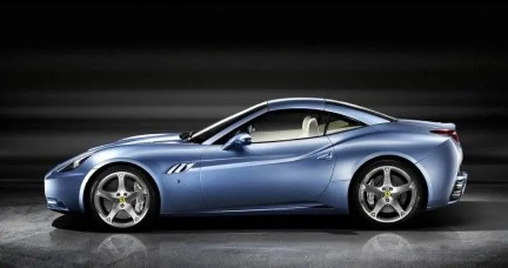 Ferrari California: eccola in versione chiusa