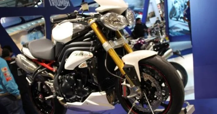 Triumph Speed Triple R m.y. 2012 - Salone EICMA Milano 2011