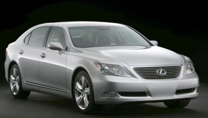 Lexus LS460 - foto e dati ufficiali