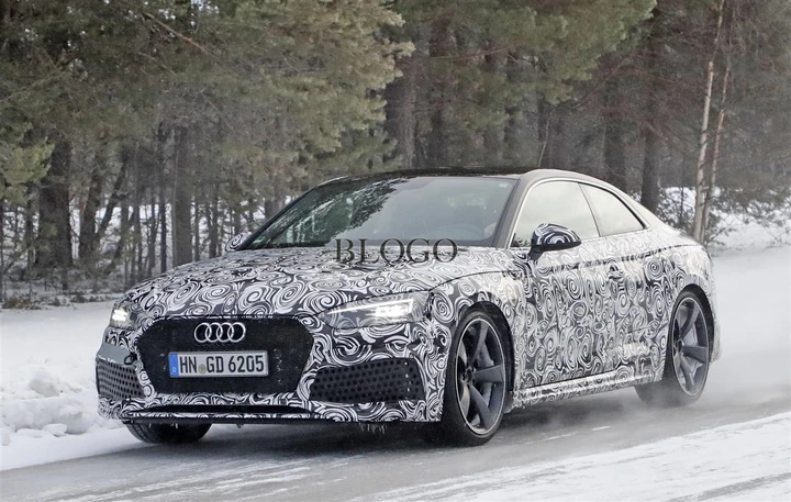 Audi RS5 Coupé 2017: foto spia sulla neve