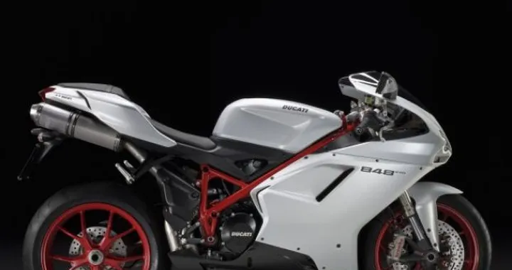 Ducati 848 Evo: nuova colorazione bianca al Salone di Colonia