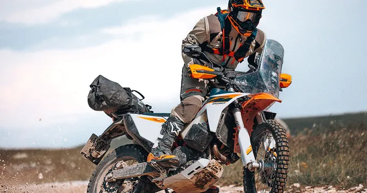 KTM 690 Rally 2027, torna il mito: cosa cambia e quando arriva