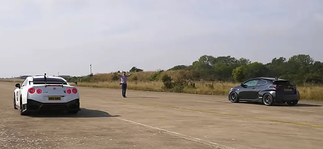 Toyota GR Yaris pompata sfida la Nissan GT-R NISMO nella drag race | Video