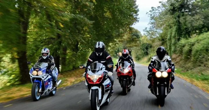 Suzuki GSX-R 1000 Story: 25 anni di di GSX-R in Video
