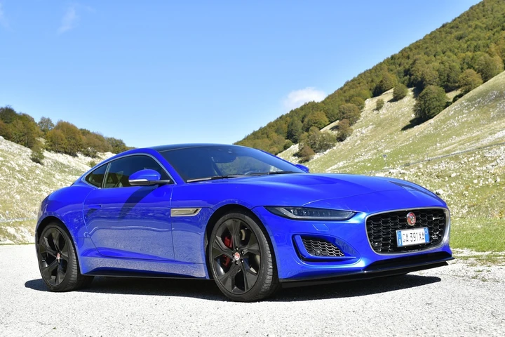 Jaguar F-Type 2.0 R-Dynamic: la prova su strada