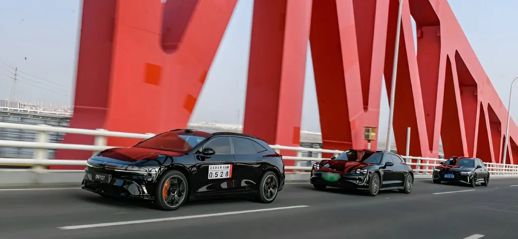 Zeekr 007 GT sfida Porsche Taycan e Audi RS e-tron GT: Geely alza l'asticella