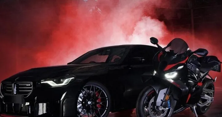 BMW M2 RR e M 1000 RR M2: auto e moto in serie limitata