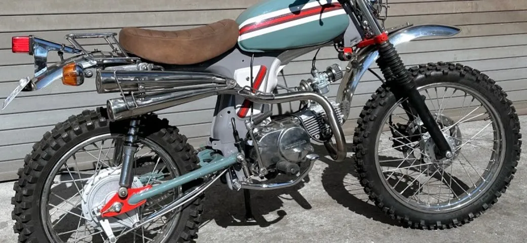 Un'icona reinventata: la Honda CD50 Benly diventa una scrambler senza tempo
