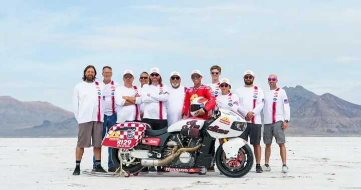 Un nuovo mito a Bonneville: Indian Challenger abbatte il muro dei 315 km/h