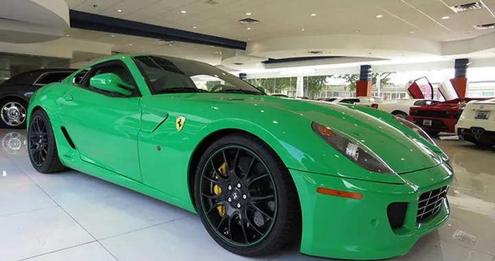 Ferrari 599 GTB: mezzo milione di dollari per l'esemplare verde