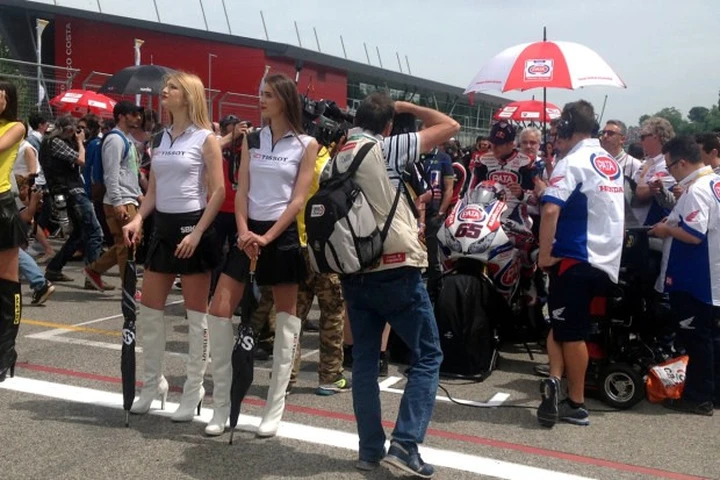 Superbike: la vita dei meccanici, da dentro i box