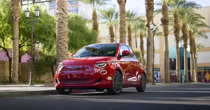 Fiat 500e eletta “Urban Green Car of the Year 2024”