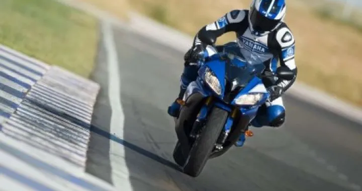 Yamaha R6 2010: tutti mi vogliono, tutti mi cercano