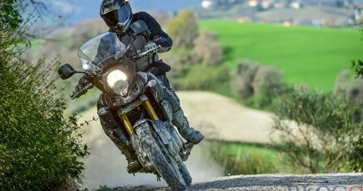 Suzuki V-Strom 1000 M.Y. 2016: il test per l'evento #SuzukiSwitch