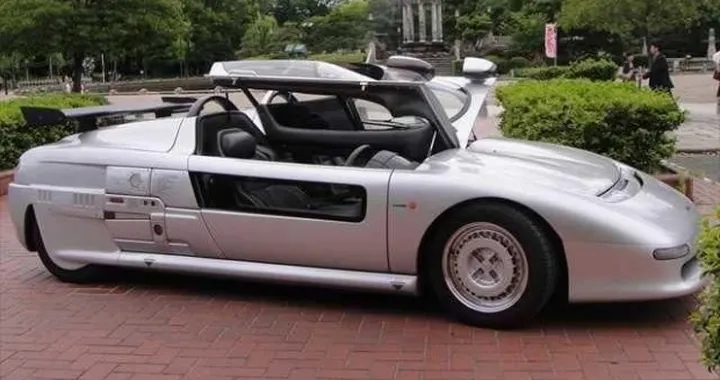 Va in vendita il primo esemplare della Italdesign Aztec. Ma nessuno lo vuole