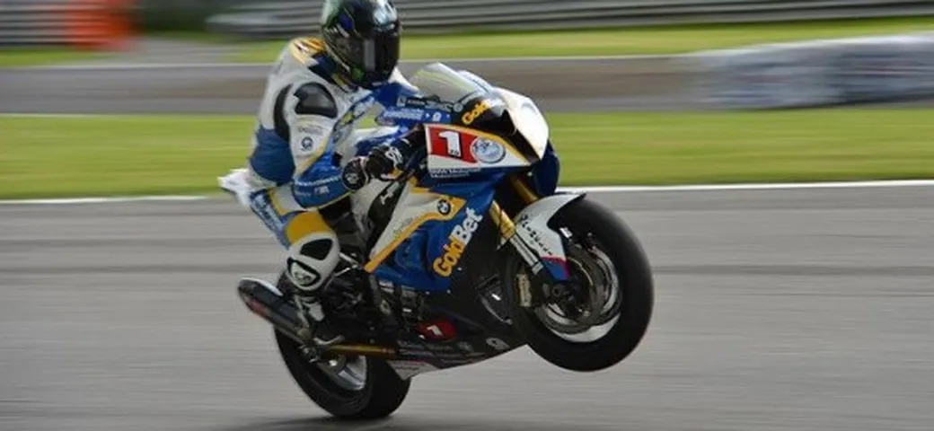 Superstock 1000, Imola: vince Barrier su Canepa, out La Marra