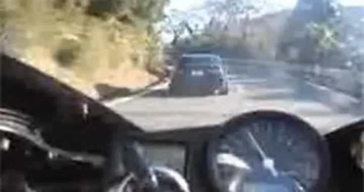 Yamaha R1 vs BMW M3